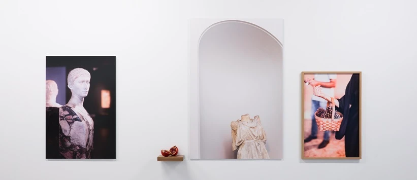 由左至右：謝素梅，《羅馬（朱爾）》、《整個宇宙（石榴）》、《羅馬（雅典娜）》、《羅馬（葛艾拉）》，展場一景。-圖片